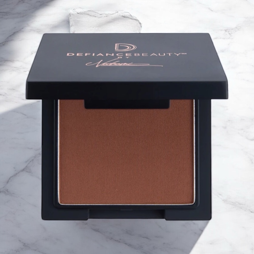 Defiance Beauty Satin Sovereign Bronzer